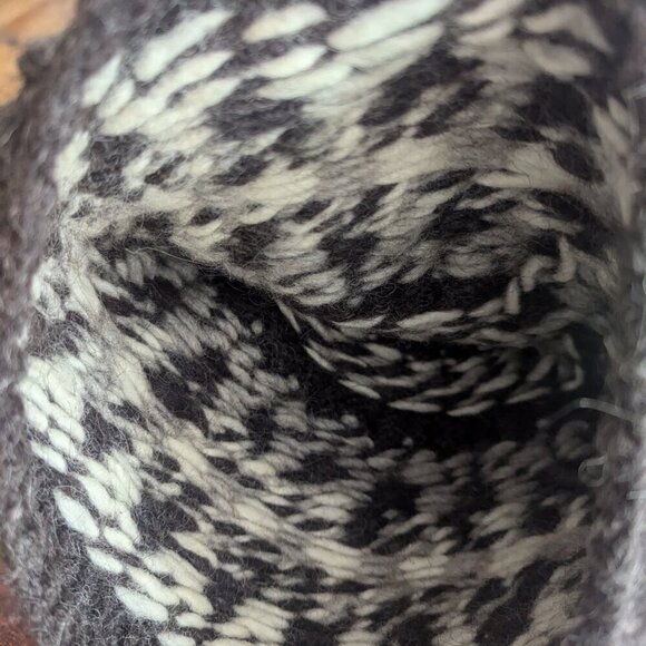 Wool Hand Knit Beanie Hat Cap Unisex Large Pom Pom Winter Snow Ski Boho - Picture 3 of 3